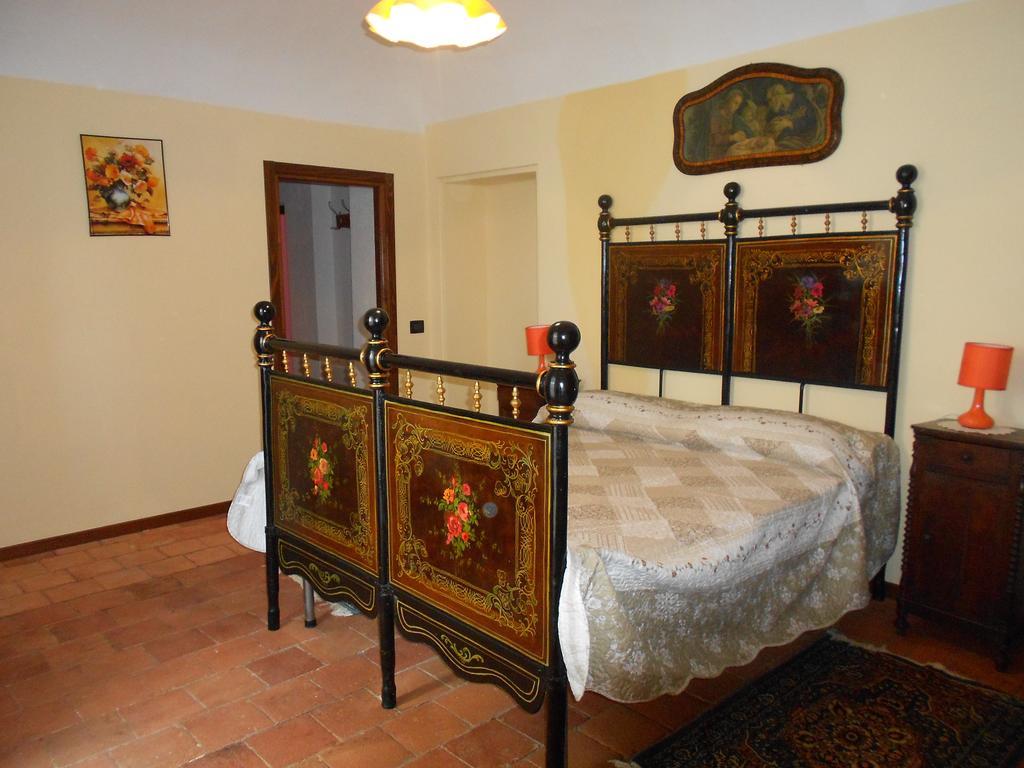 Agriturismo Monrabbioso Apartment Cereseto Cameră foto